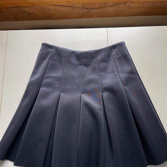 Parker black pleated skirt NEVER WORN TAGS STILL ON - Picture 3 of 3